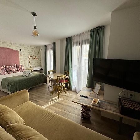 Ateneo Cuenca Suites Con Cocina En El Casco Historico Exterior photo