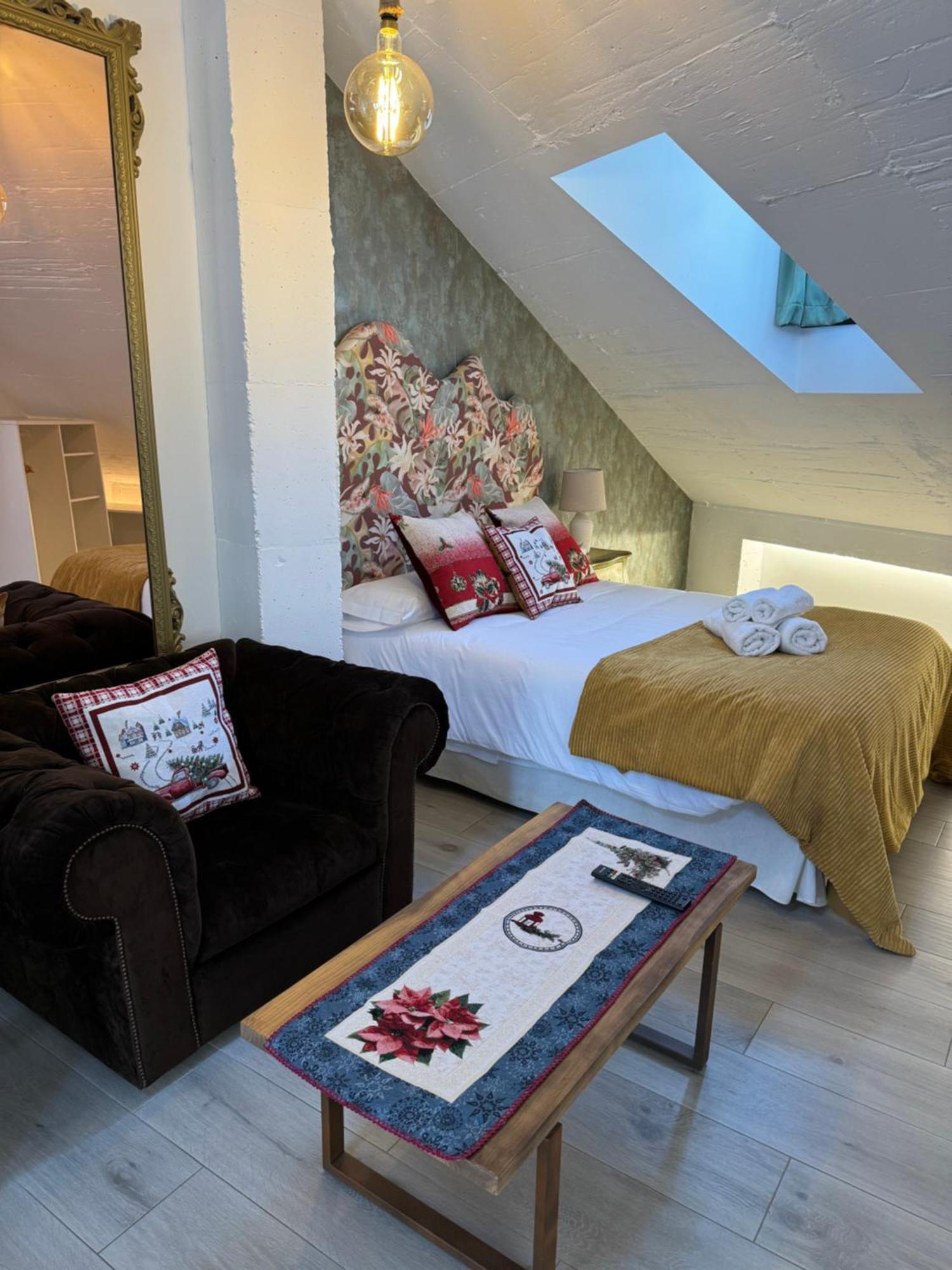 Ateneo Cuenca Suites Con Cocina En El Casco Historico Exterior photo
